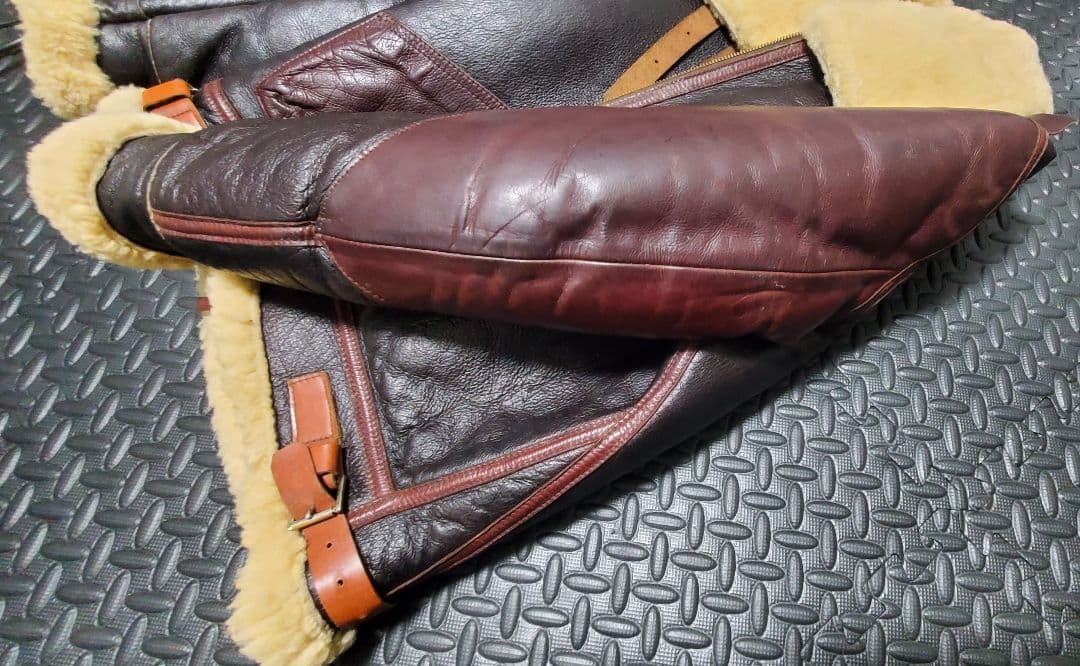 希少 エアロレザー B3 大戦モデル ムートン フライトジャケット