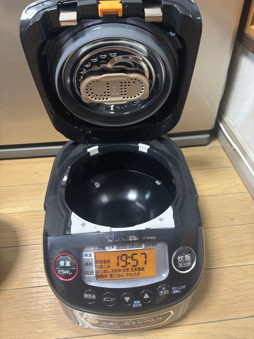 象印 NP-RN05 圧力IH炊飯ジャー　2024年製