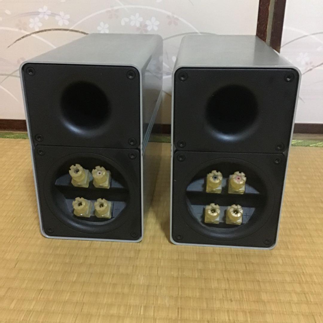 CL310 ELAC シルバーブックシェルフスピーカー　小型