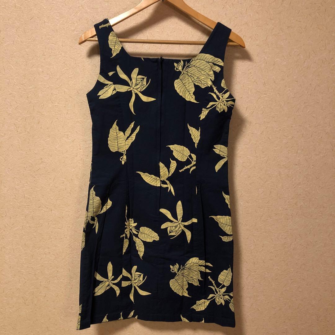 シグゼーンノースリーブ膝丈ワンピース