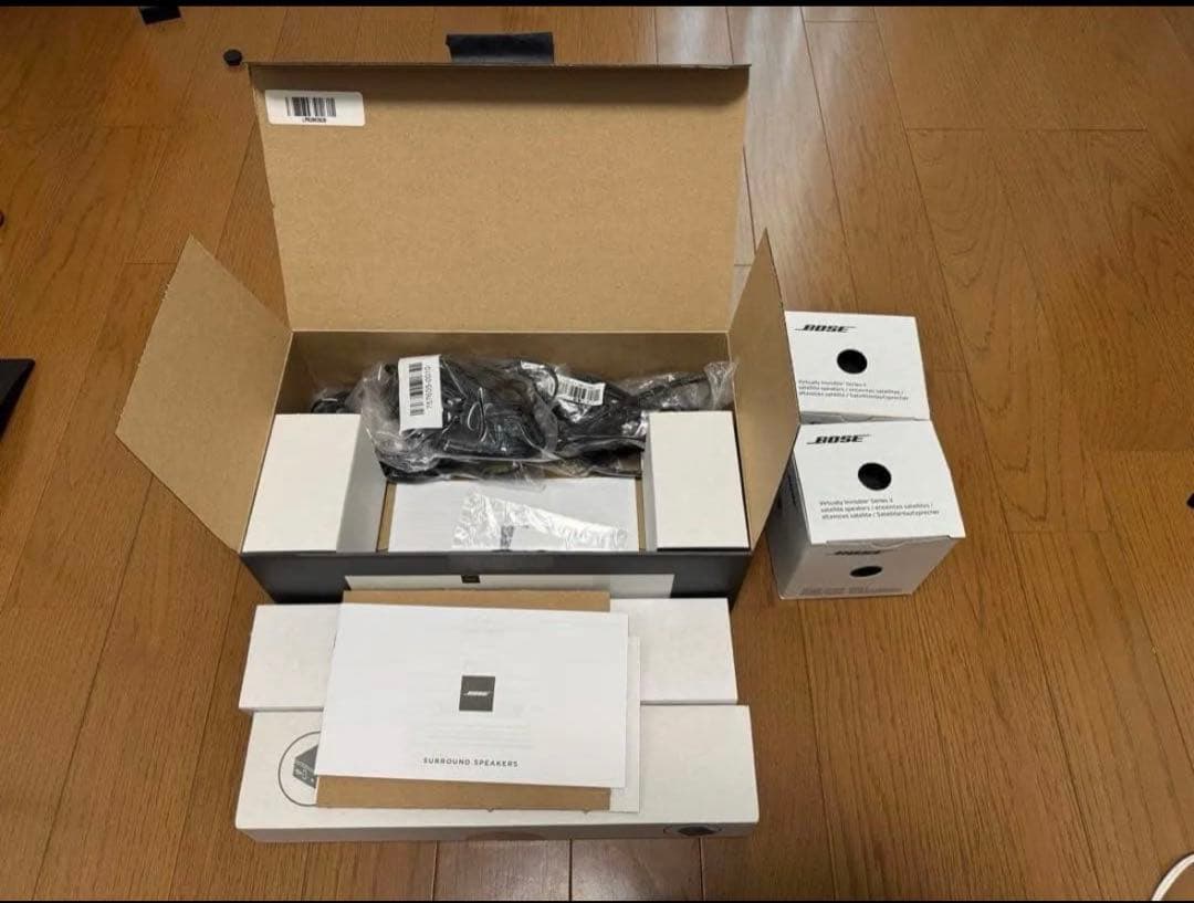 スピーカー・ウーファー BOSE SURROUND SPEAKERS