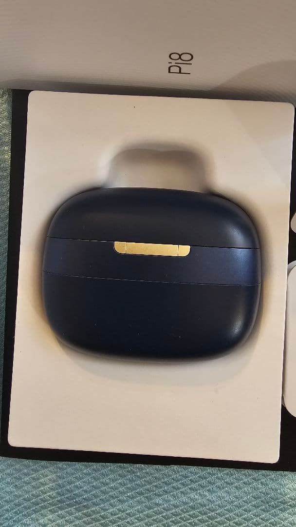 Bowers & Wilkins P8 ワイヤレスイヤホン