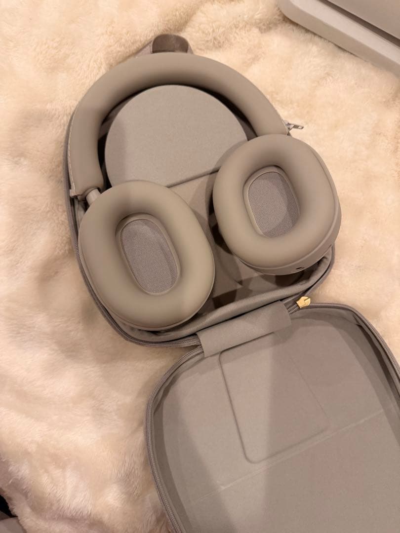 グレー ワイヤレスヘッドホン 専用ケース付き