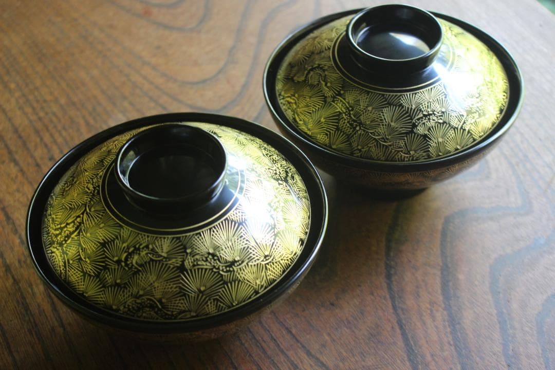 デッドストック！端正な黒漆に極上松葉沈金の映えるお椀2点（検輪島塗蒔絵椀雑煮椀