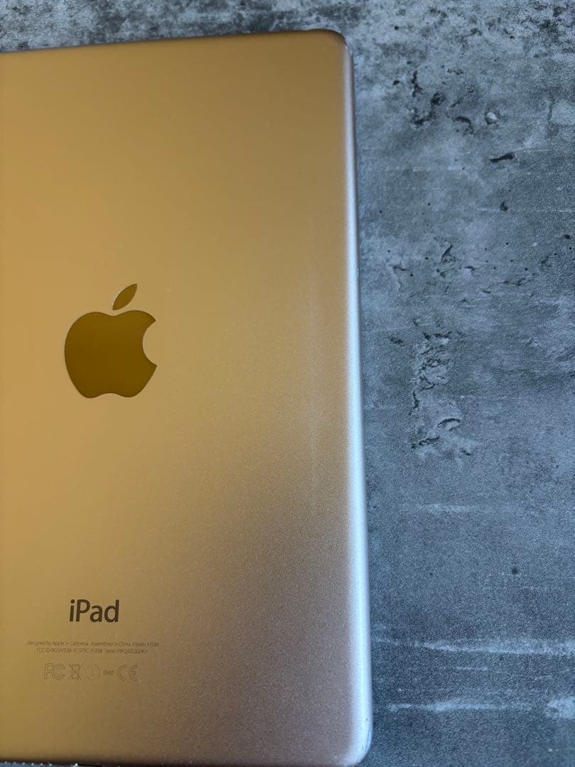iPad mini4 第4世代 64GB WIFIモデル　ゴールド　充電器付き