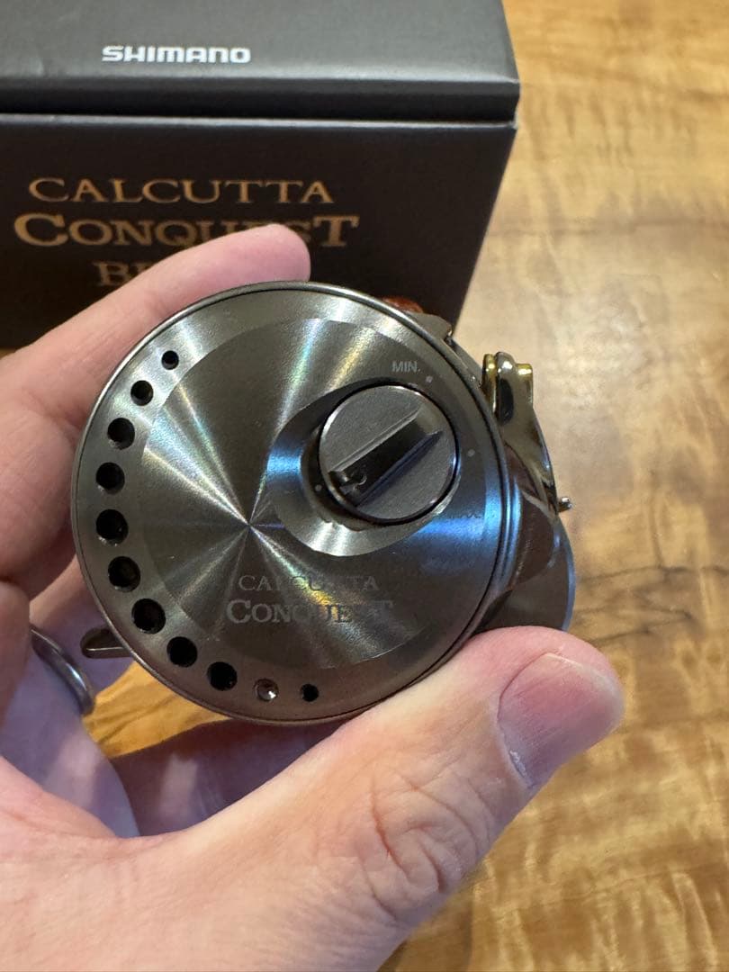 シマノ23カルカッタコンクエストBFS XG 左ハンドル