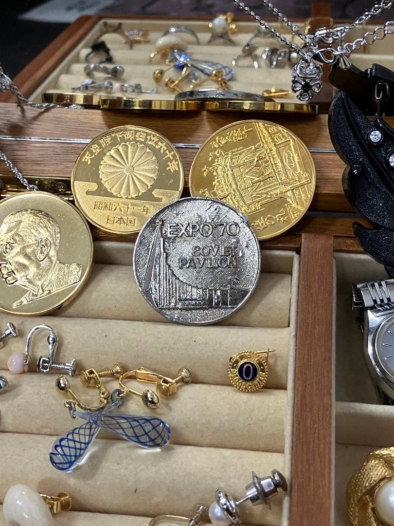 遺品整理 指輪 ネックレス イヤリング 腕時計　ブローチ カフス 金盃