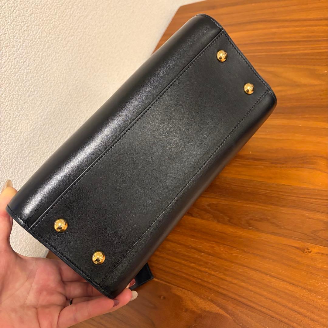 SAINT LAURENT ベイビーカバス　ハンドバッグ