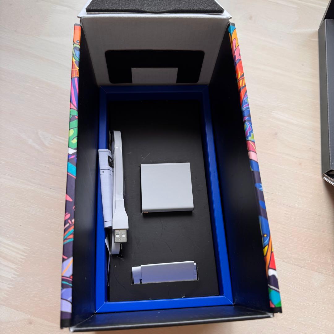 ピンクの猫【防水】Bluetoothスピーカー（ULTIMATE EARS