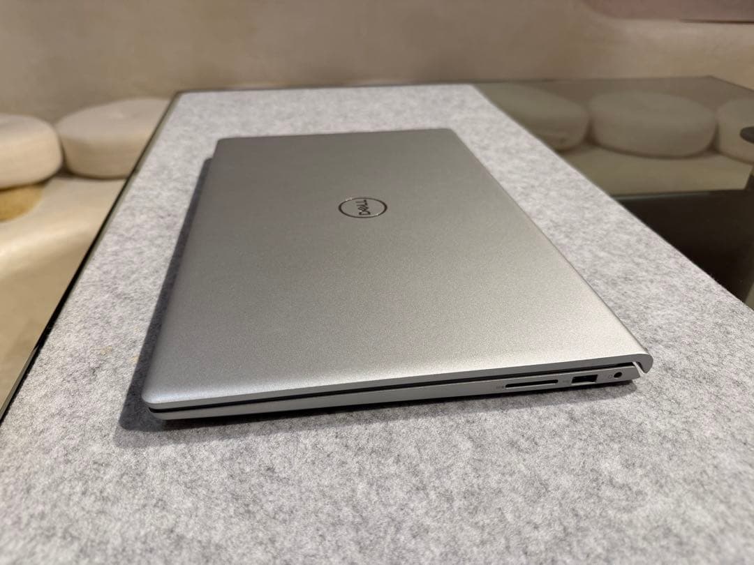 Dell ノートパソコン シルバー 専用ケース付き