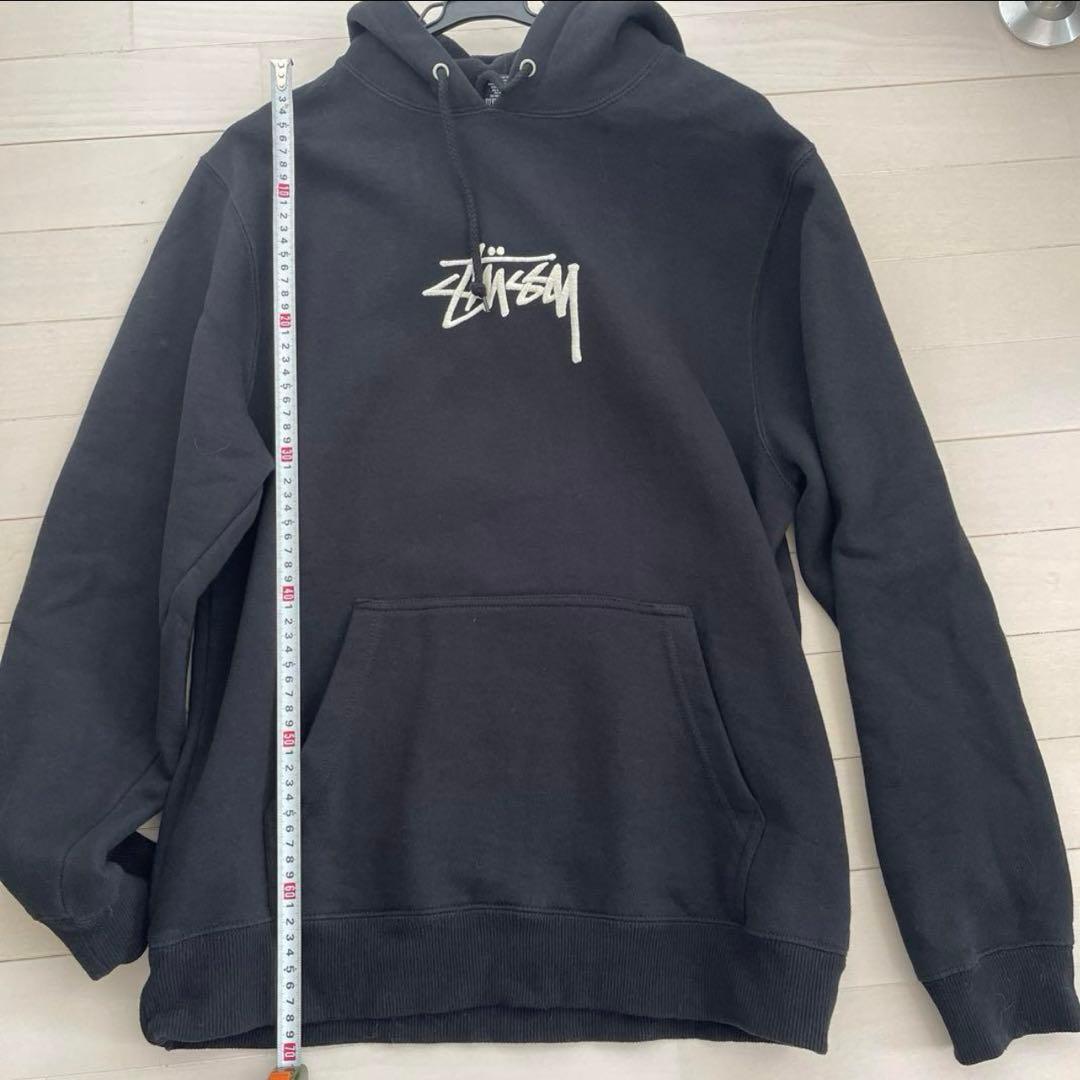 ステューシー　センター刺繍ロゴ　即完売モデル　パーカー　stussy