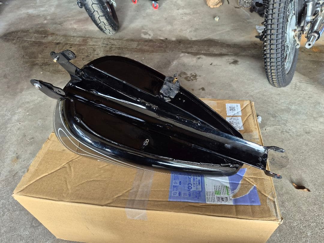 2004年式　XL883 純正タンク