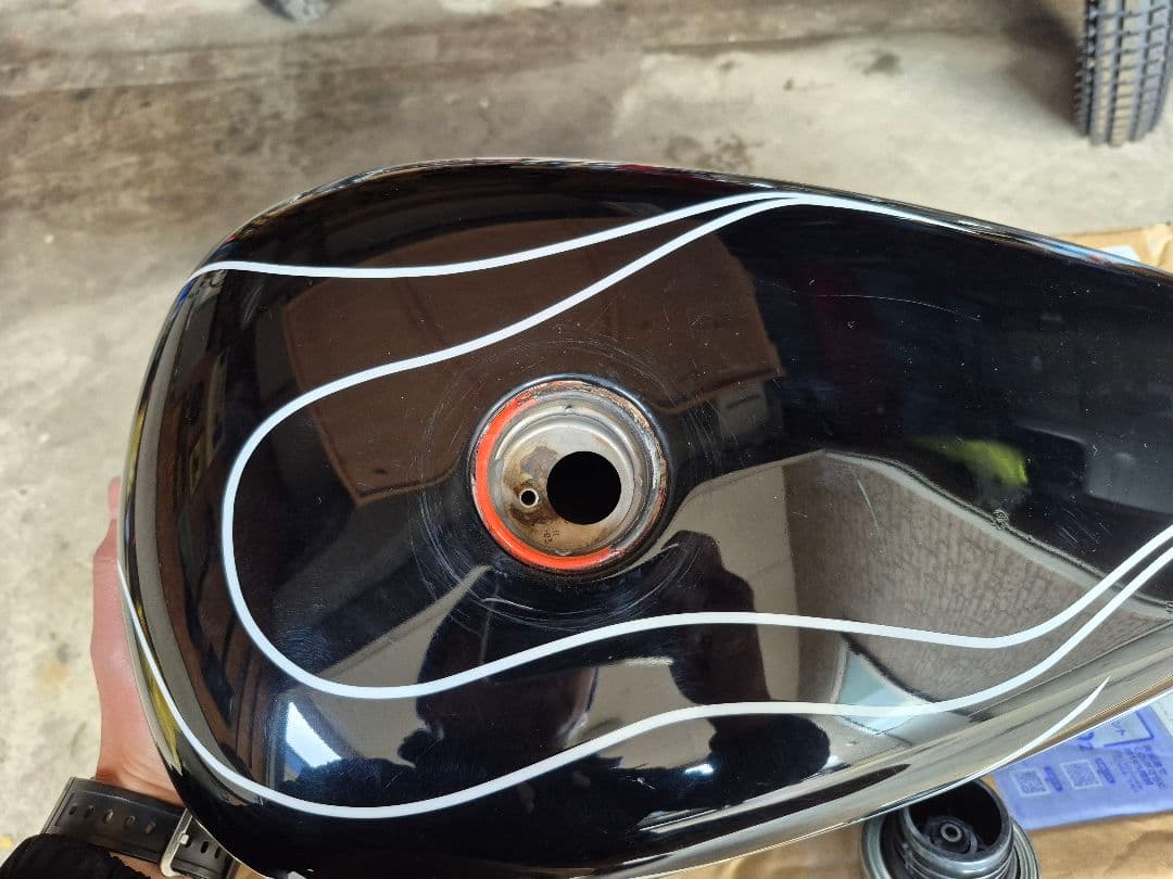 2004年式　XL883 純正タンク