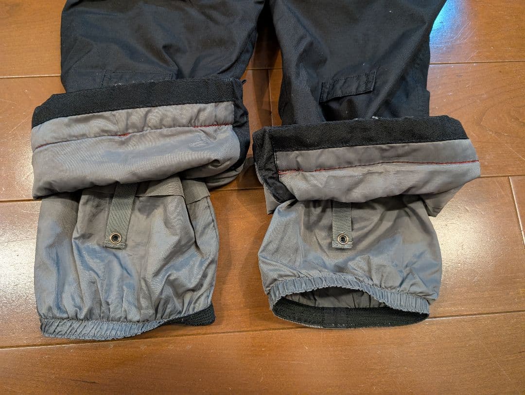 VOLCOM BURTON 子ども用スノーボードウェア　上下セット