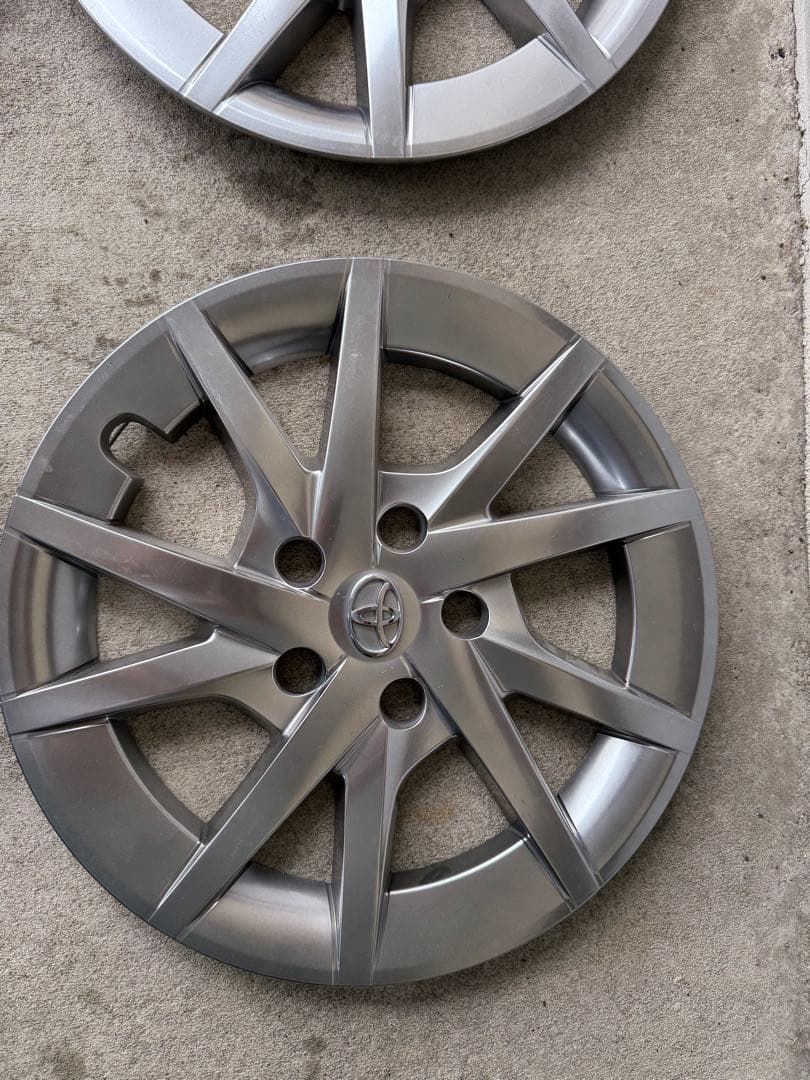 送料無料　プリウスα 純正 ホイール カバー ハイグロス　16インチ