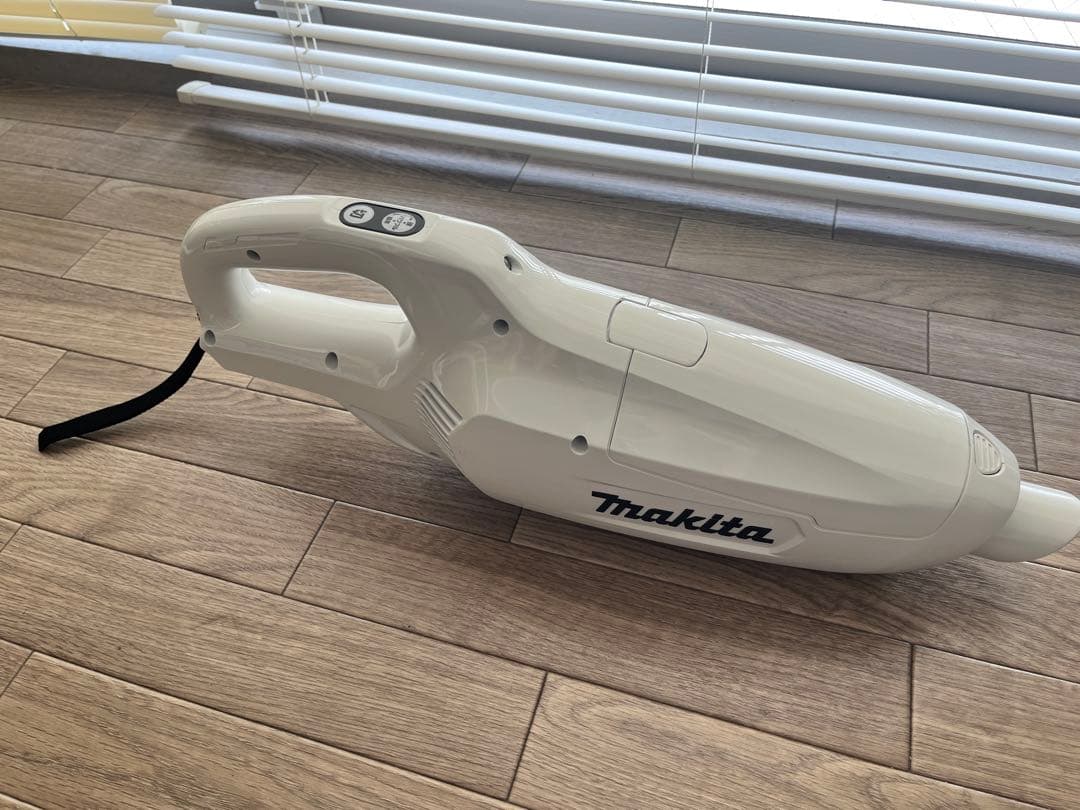 【たまご】マキタ(Makita) スティッククリーナー ホワイト