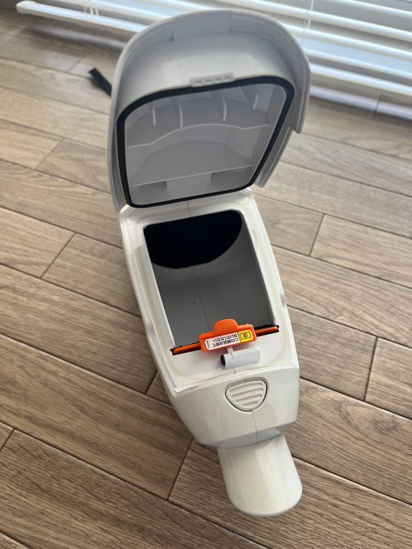 【たまご】マキタ(Makita) スティッククリーナー ホワイト