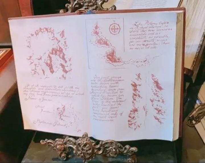 輸入品　ディズニーシー　センターオブジアース　ブックスタンド　同種