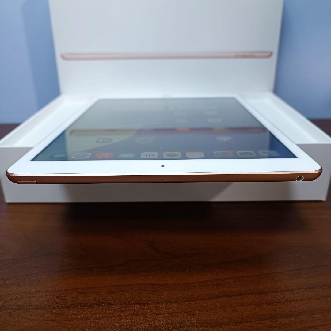 (美品) iPad 10.2 第8世代 WiFi 32GB キーボードカバー付き