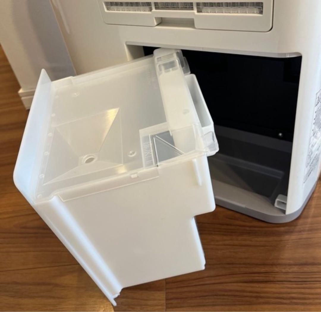 値下げコロナ　衣類乾燥除湿機　CD-S6322　2022年製　コンプレッサー方式