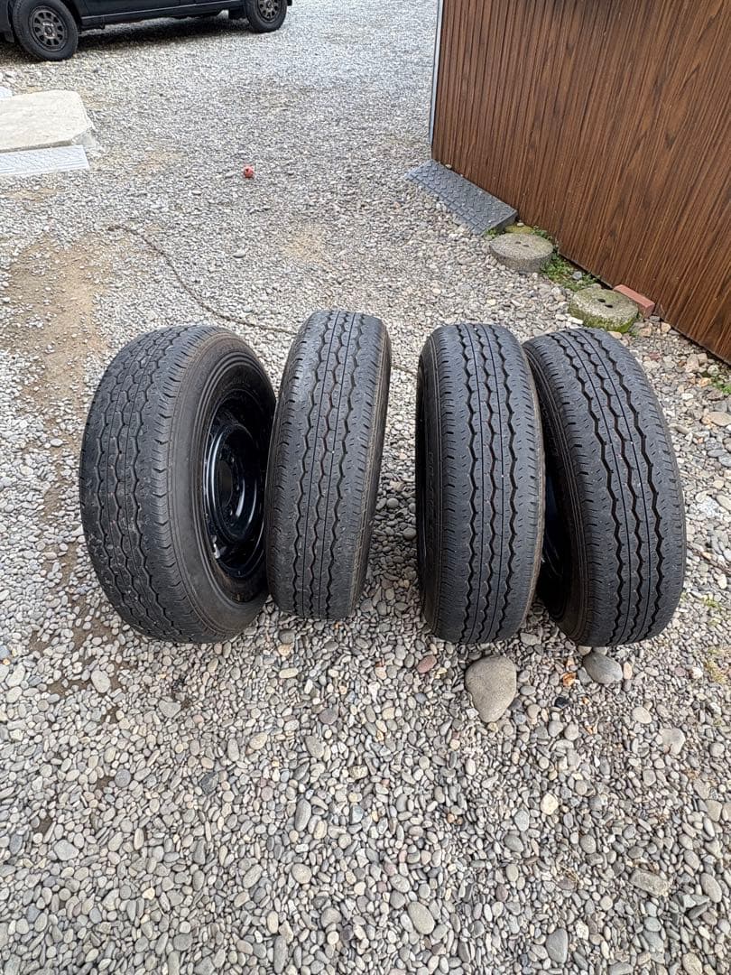ハイエース　純正ホイール　4本セット エコピア 195/80r15ラジアルタイヤ