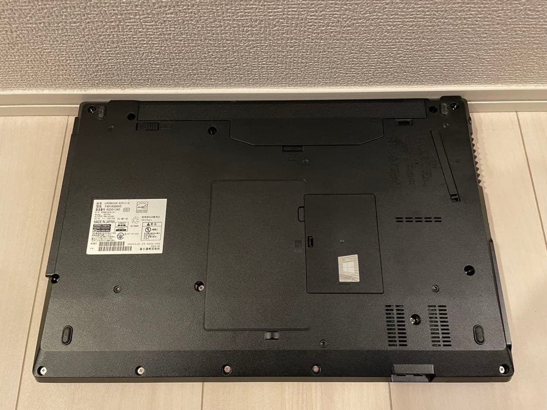 富士通 A5511/G i3-1125G4 8GB 256GB Office