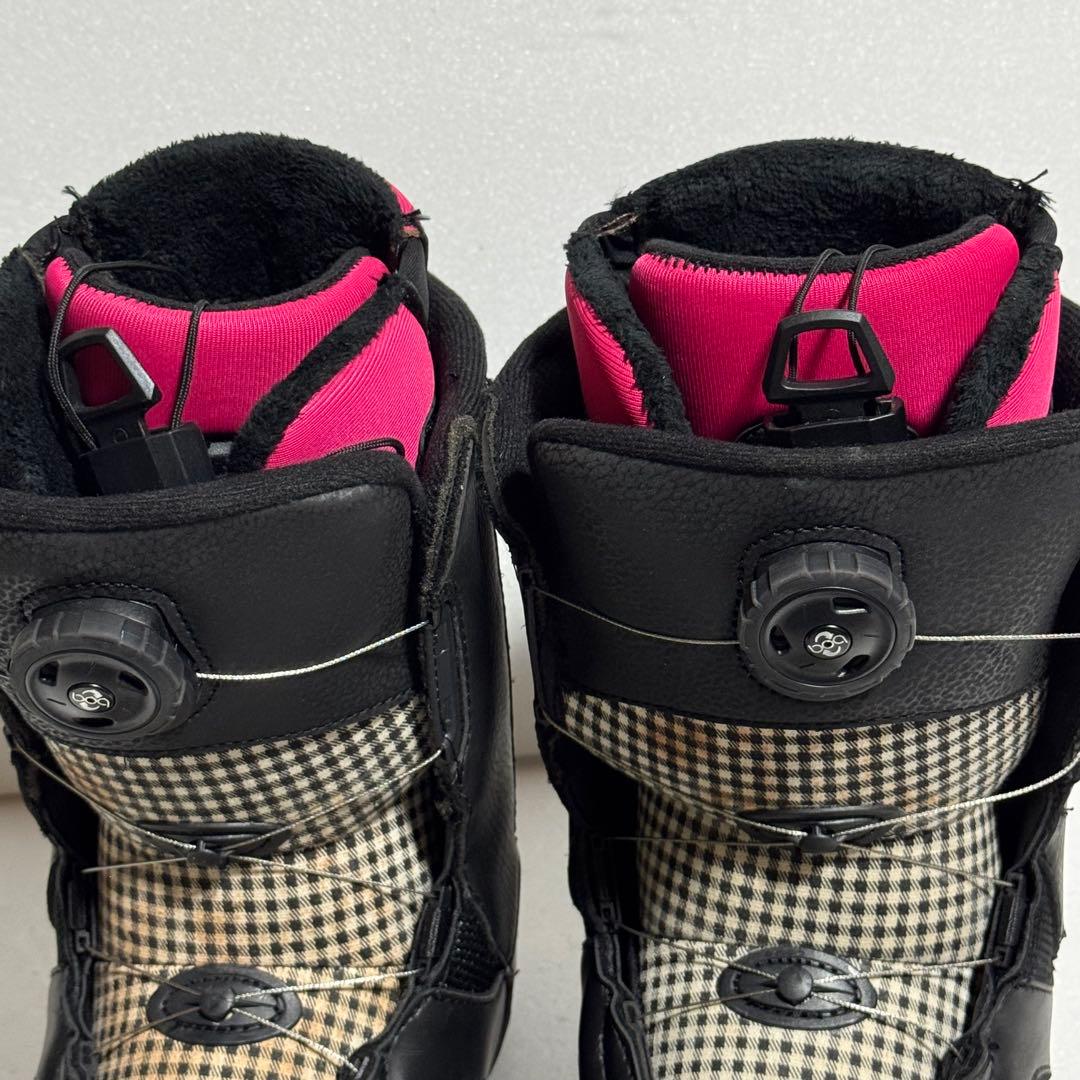 25.5cm 女性用スノーボードブーツ ブラック/ピンク