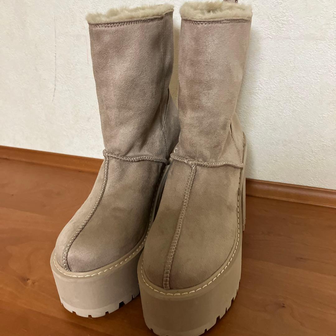 【美品】✨GYDA✨フェイクムートンplatformショートブーツ23.5