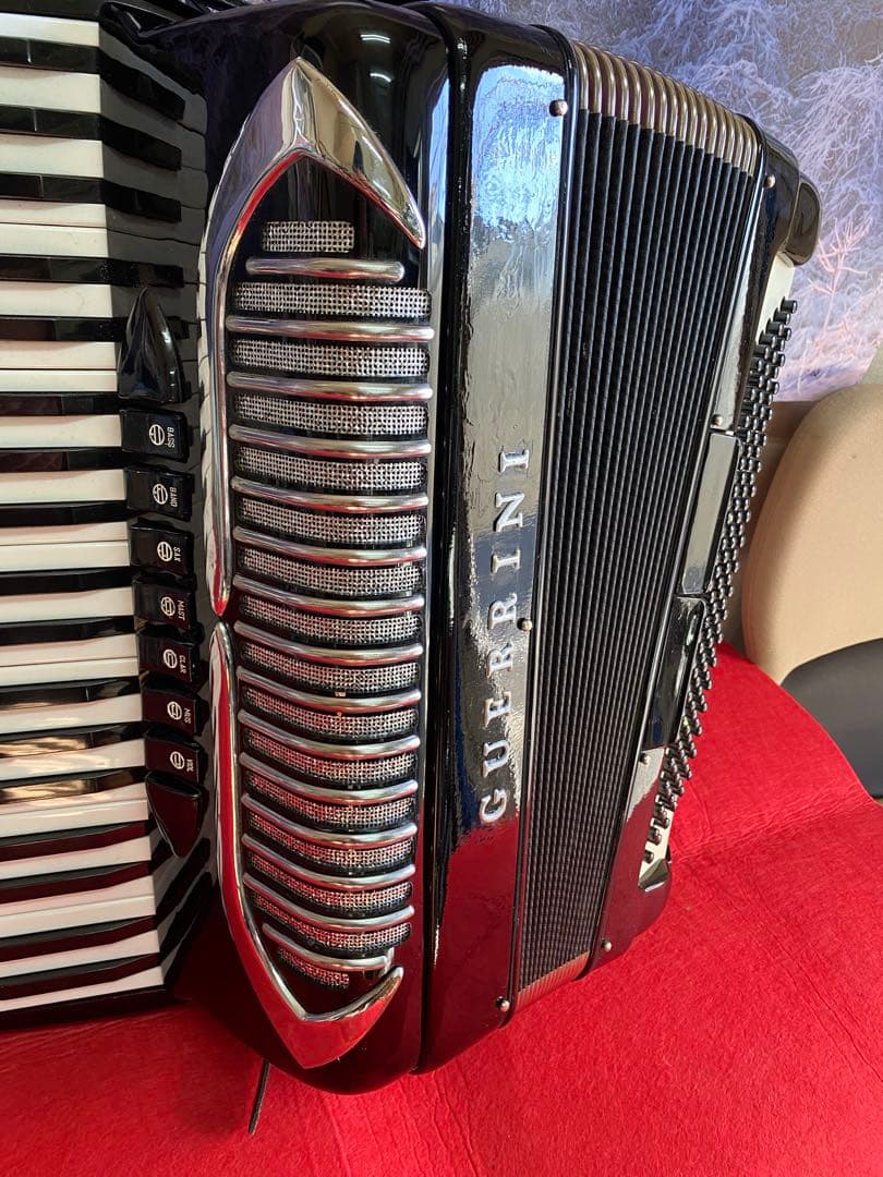 か*こ様 GHERRNI 41鍵軽量9.5kg赤蛇腹即演奏可能同じ型でも優れたリ