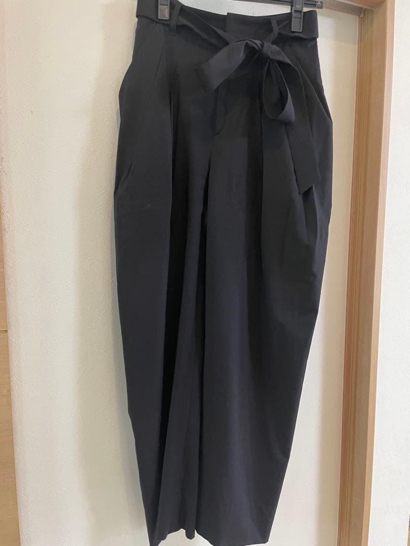 deres ドレープパンツ　1サイズ