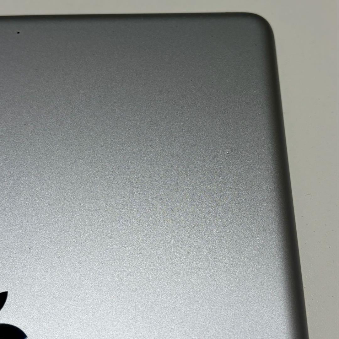 iPad (第6世代) 9.7インチ 128GB シルバー 本体　保護フィルム付