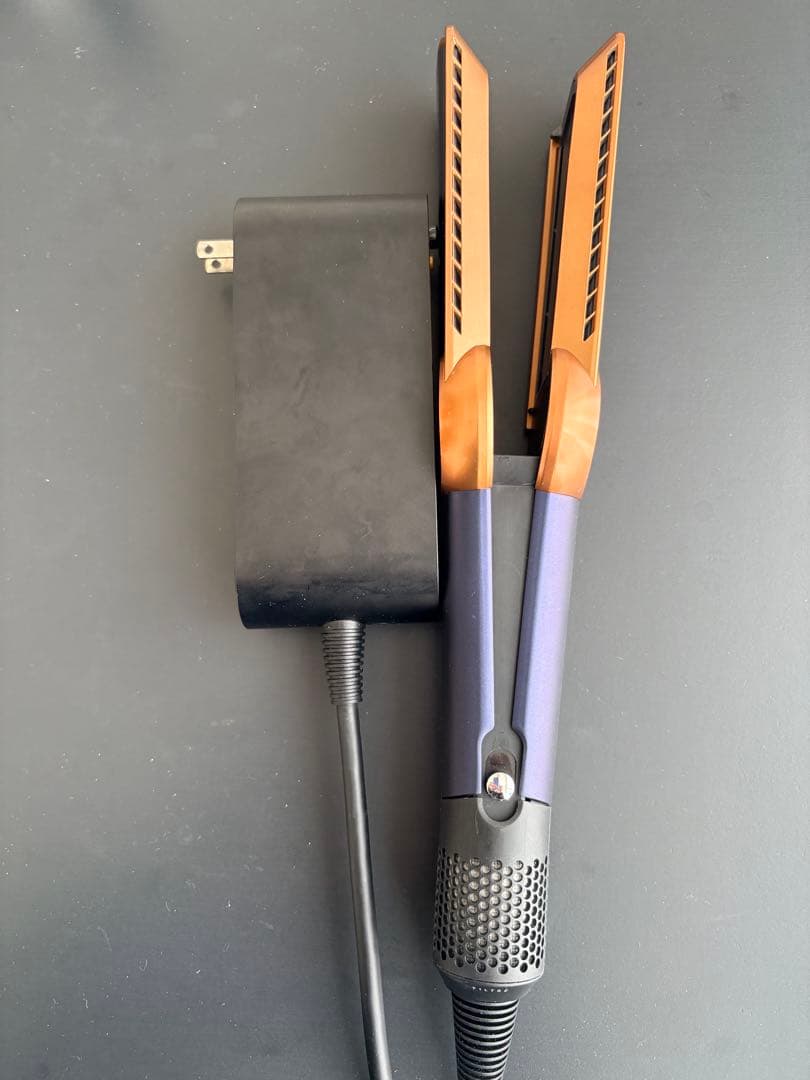 Dysonストレイトナー ダークブルー風の力でストレート　タキマキ