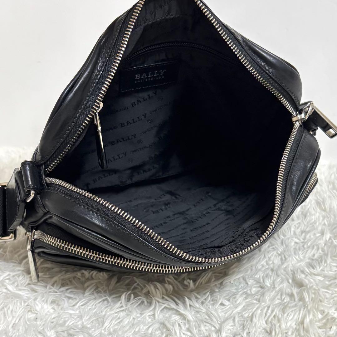 BALLY バリー ロゴ入り ショルダーバッグ レザー 斜め掛け