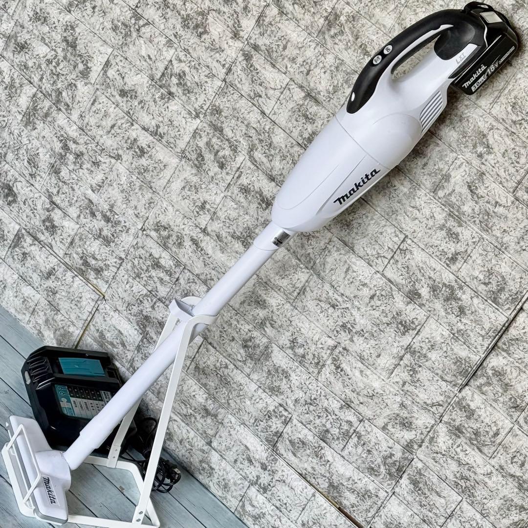 マキタ「CL181FDRFW」充電式クリーナー スタンド付き