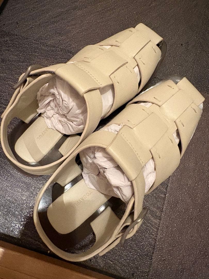 限定SALE！！TODAYFUL レザー　グルカサンダル
