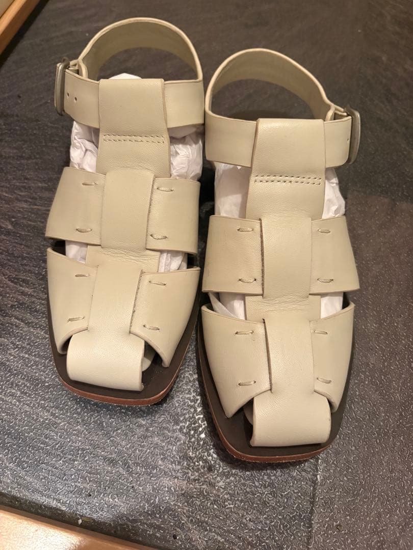 限定SALE！！TODAYFUL レザー　グルカサンダル