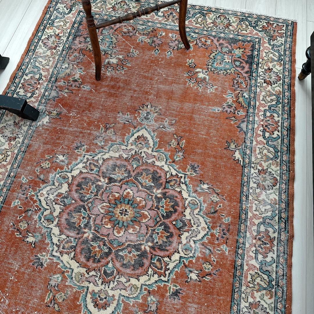 トルコ ヴィンテージラグ A12 レア オレンジ ブラウン ピンク ブルー