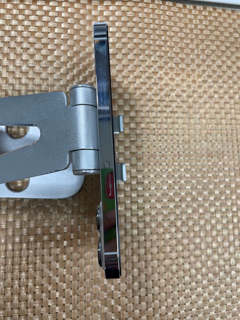 iPhone 13 Pro 256 GB シルバーSIMフリー【3573】