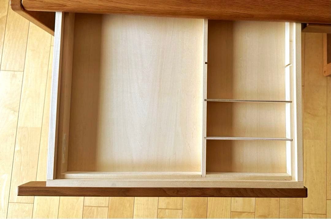 カリモク　【 学習机 】 デスクのみの商品　美品　　引き出しあり　送料込み