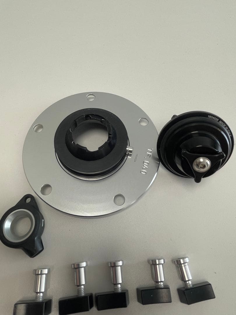 RIZOMA タンクキャップ Ducati TF040