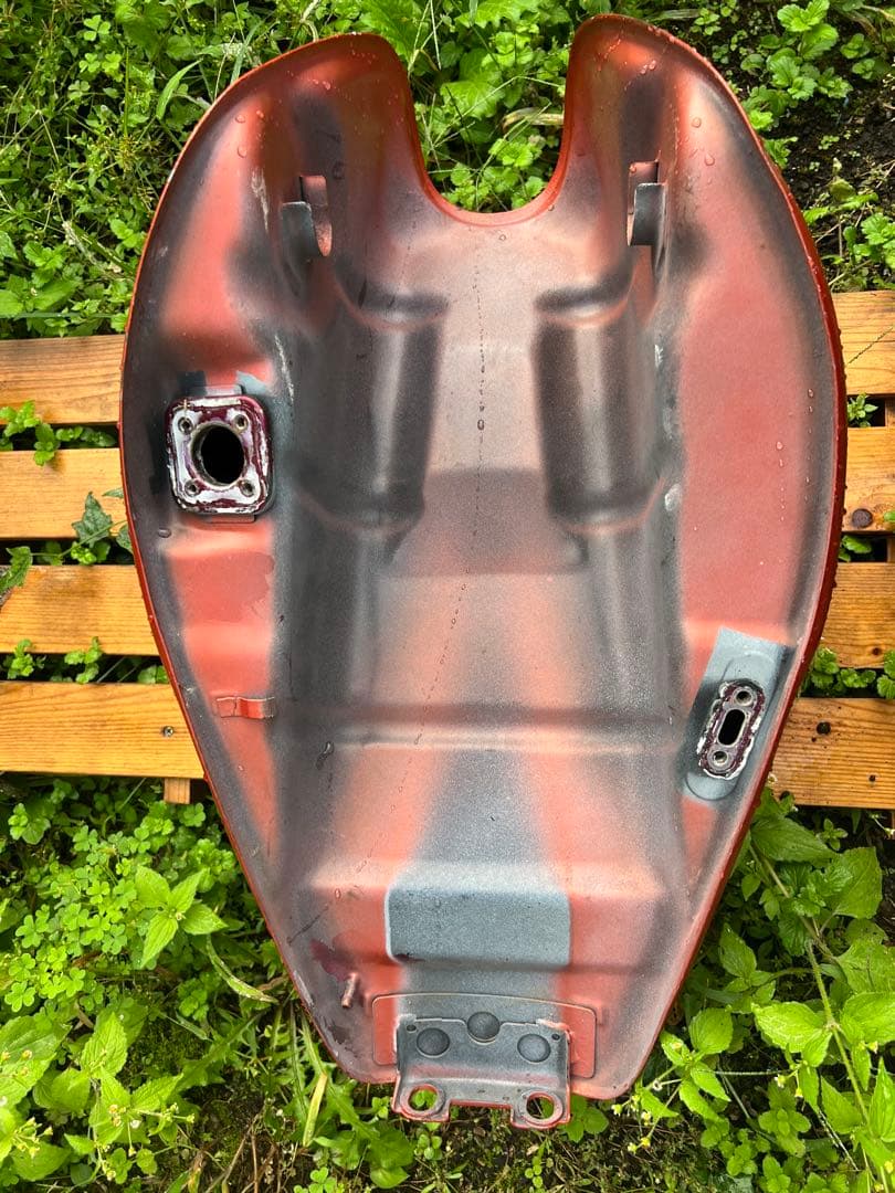 中古　ゼファーx タンク