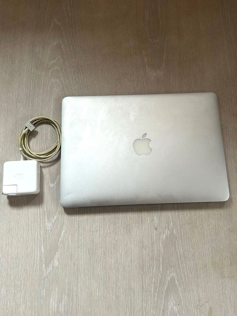 Apple MacBook Air シルバー 2012 13inch 256gb