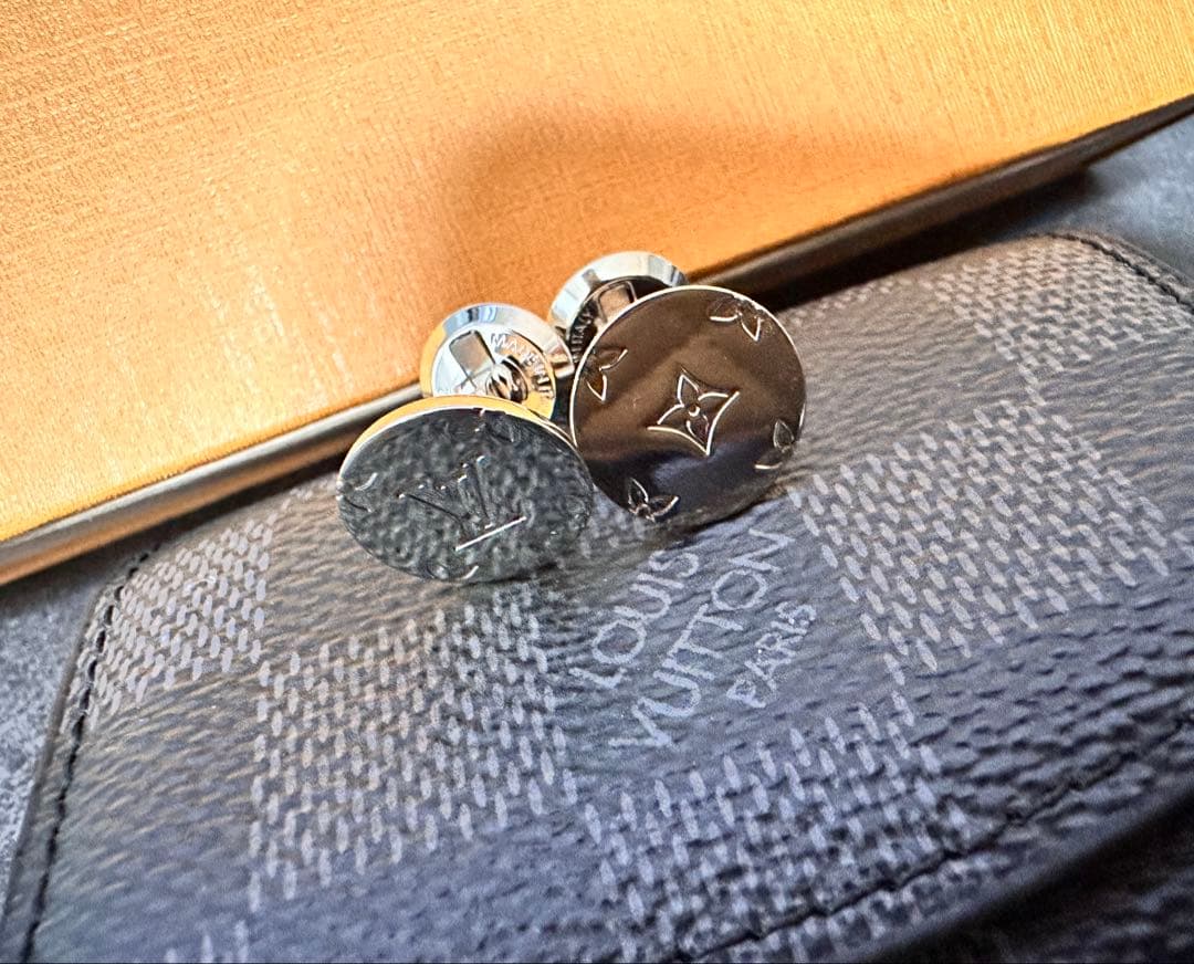 camper LOUIS VUITTON ブトンドゥマンシェット