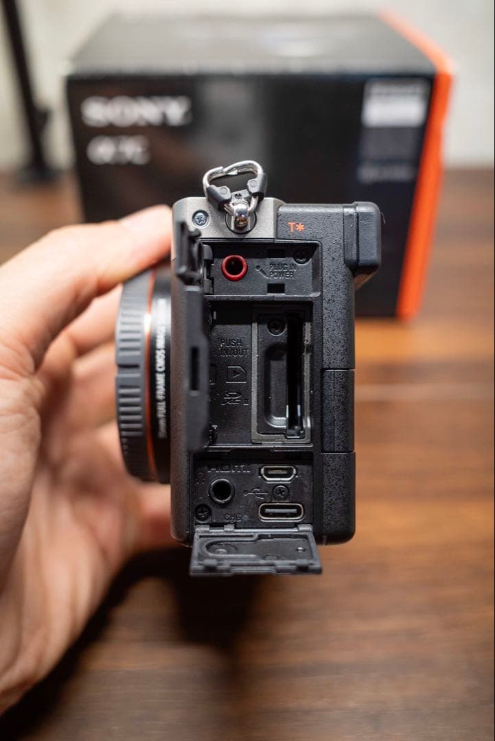 美品ILCE-7C Sony a7C ミラーレス一眼 カメラ シルバー