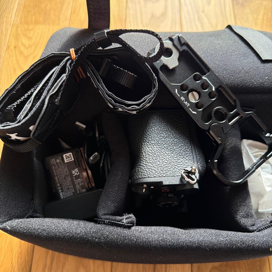 SONYα7C II ILCE-7CM2Lズームレンズキット　64Gメモリー付き