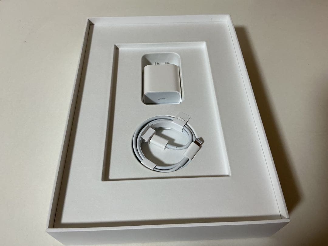 セール中❣️IPAD(第9世代)256GWi-Fi+Cellular⭐️超美品