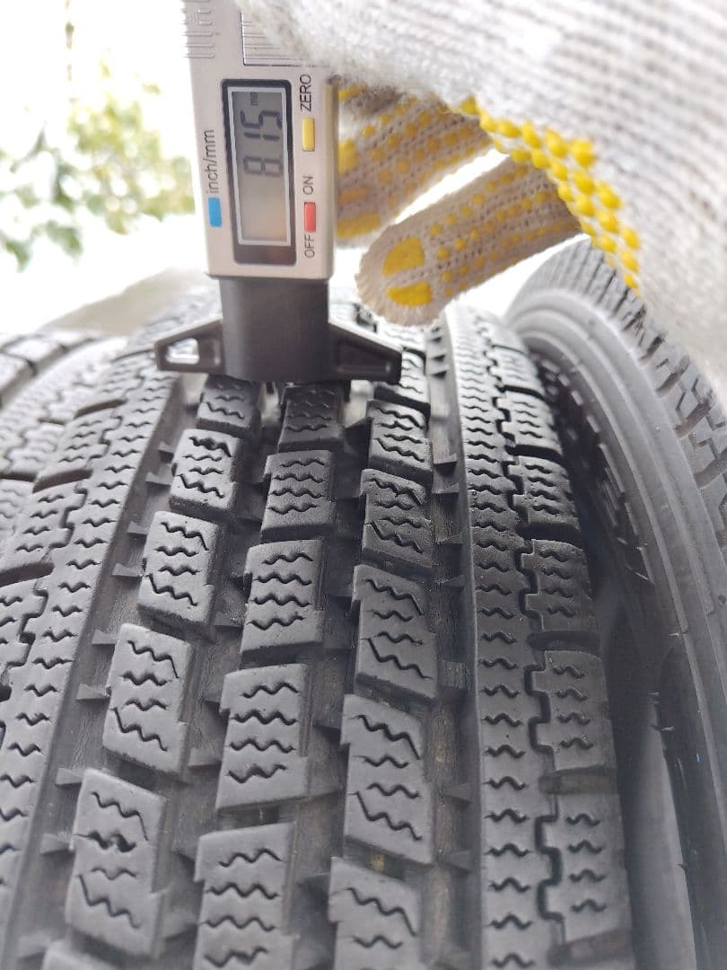 145/80R12・LT【2/2】軽トラ用スタッドレス・鉄ホイール付、２本分割