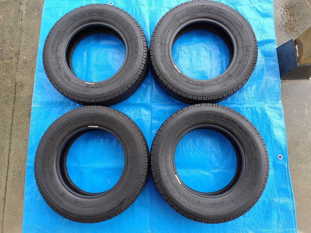 145/80R12・LT【2/2】軽トラ用スタッドレス・鉄ホイール付、２本分割