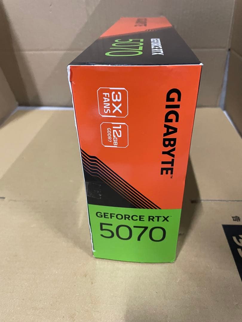 GIGABYTE Geforce RTX5070 搭載 グラフィックボード
