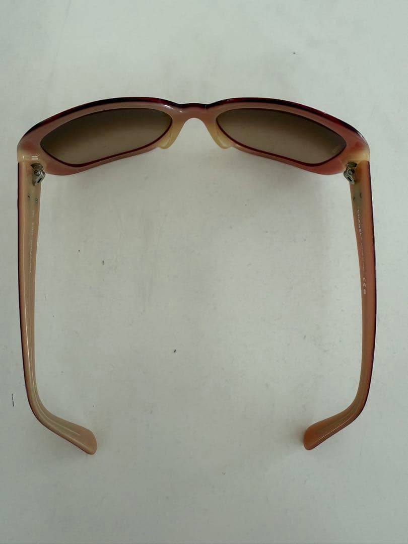 CHANEL レッドサングラス ブラウンレンズ